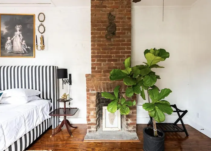Chic Cottage Near The Lower French Quarter